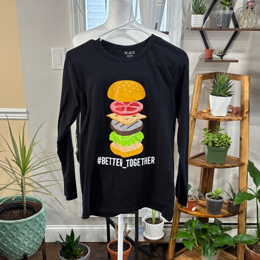 🦉 Place Black Long Sleeve with Burger Graphic size 14